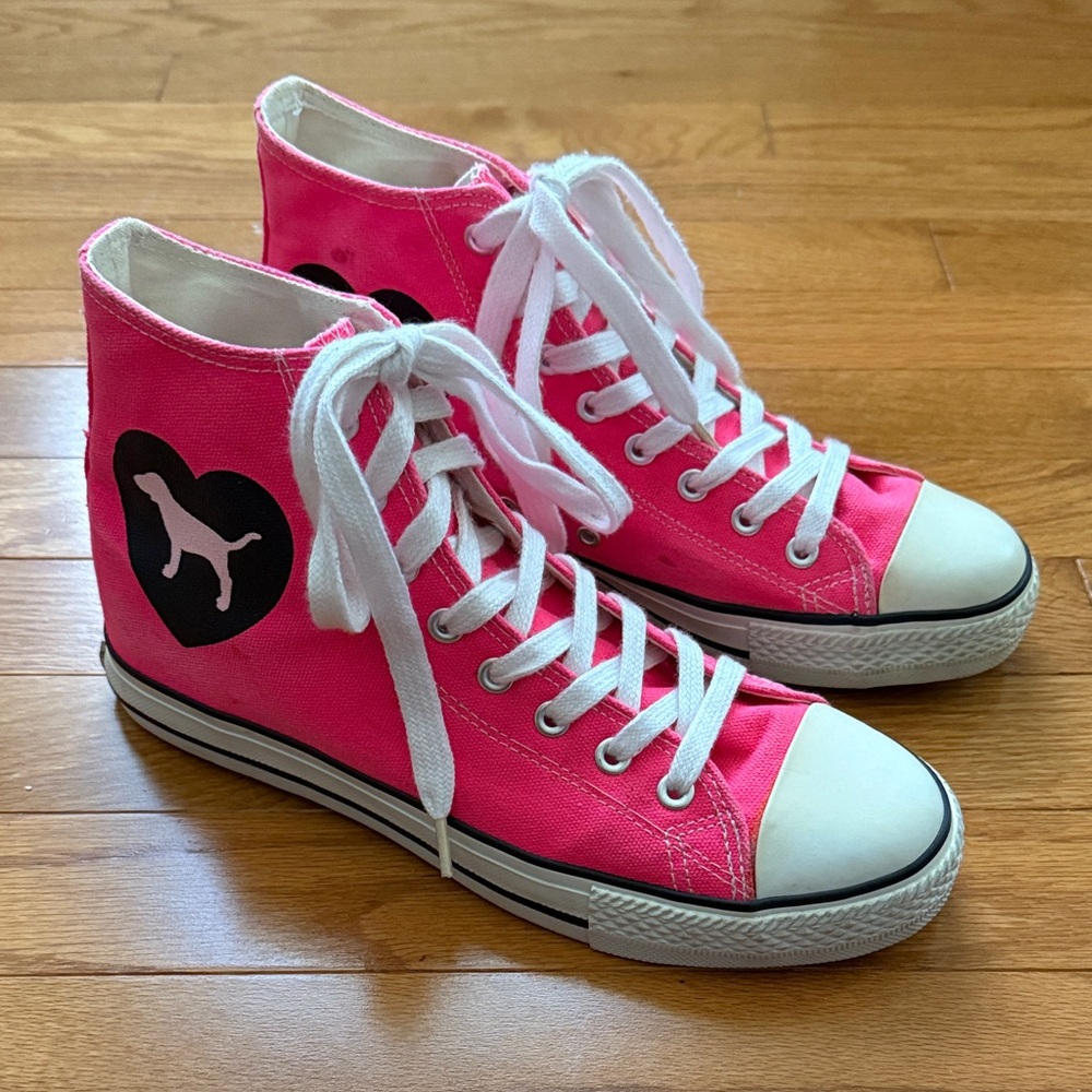 RARE Victoria’s Secret PINK High-Top Sneakers Mannequin Prop Display w/Dog Heart
